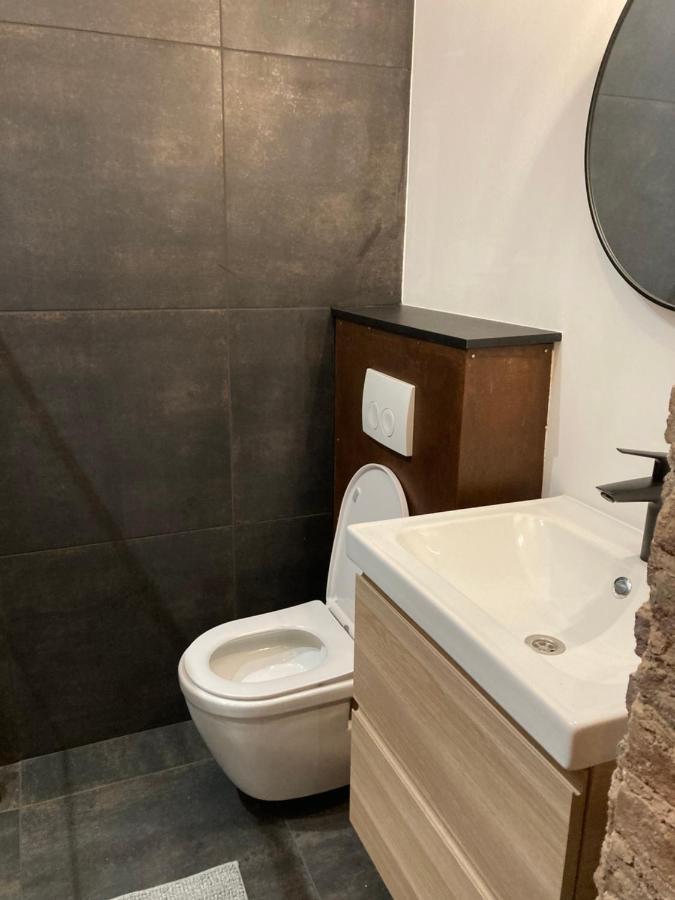 Apartamento Au P'Tit Cachot Vaux-sur-Sure Exterior foto